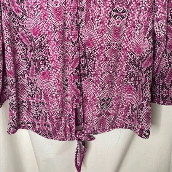Dana Buchman Pink Reptile Print Blouse - Picture 2 of 4
